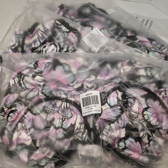 ✨NWT✨Torrid Satin Ruffle Thong Bodysuit - Picture 4 of 4